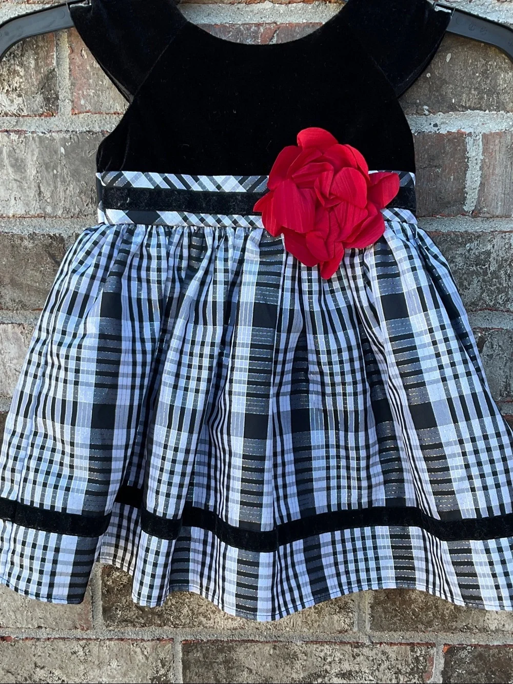Take 50% OFF-Young Land Black Velvet Plaid Skirt Dress with Red Flower, Size-2T